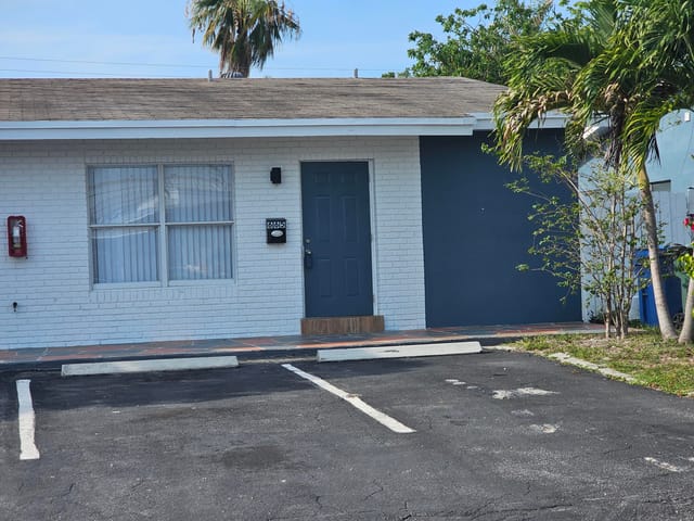 671 NE 46th Court, Oakland Park, FL 33334