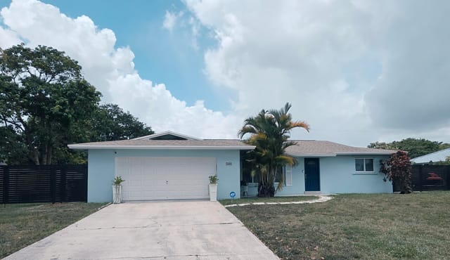 194 AKRON Road, Lake Worth, FL 33467