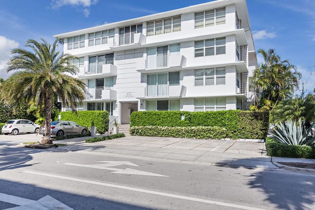 401 PERUVIAN Avenue 1040, Palm Beach, FL 33480