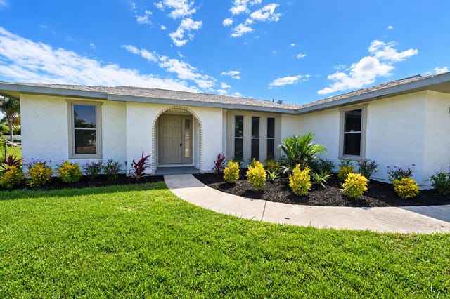 2502 SE Calusa Avenue, Port St. Lucie, FL 34952