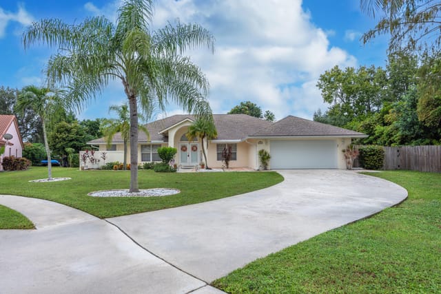 1447 Spanish Oak Way, Wellington, FL 33414