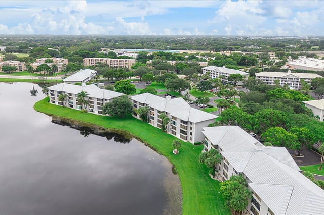 1528 Whitehall Drive 306, Davie, FL 33324