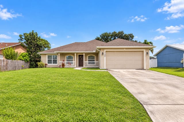 1185 SW GRANADEER Street, Port St. Lucie, FL 34983