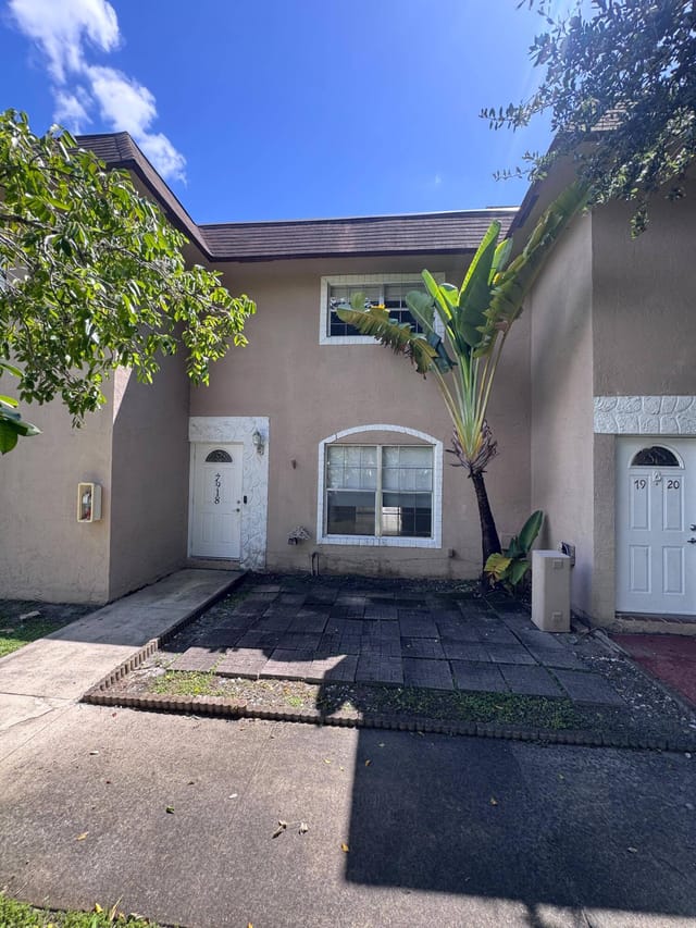7918 KIMBERLY Boulevard 304, North Lauderdale, FL 33068