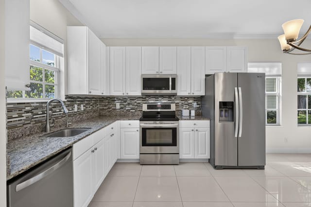 4216 Leo Lane 4F, Riviera Beach, FL 33410