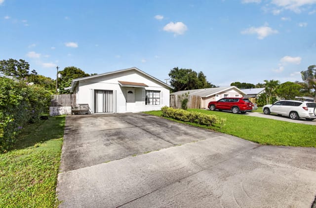 1225 CHEROKEE Street, Jupiter, FL 33458