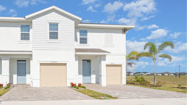 12777 SW Forli Way, Port St. Lucie, FL 34987