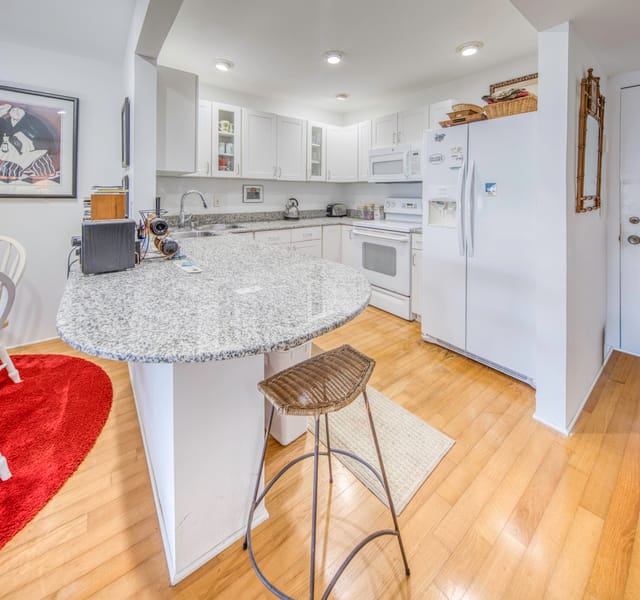 1516 S LAKESIDE Drive 310, Lake Worth Beach, FL 33460
