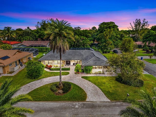 213 NW 94TH Way, Coral Springs, FL 33071