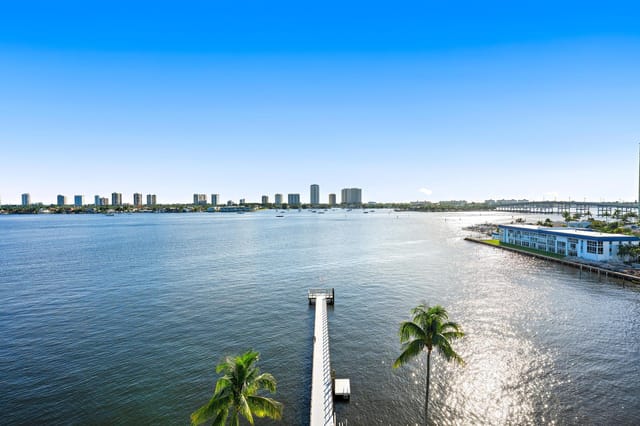 3040 Lake Shore Drive 903, Riviera Beach, FL 33403
