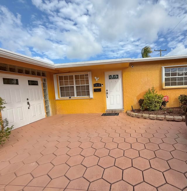 2610 NW 43RD Avenue, Lauderhill, FL 33313
