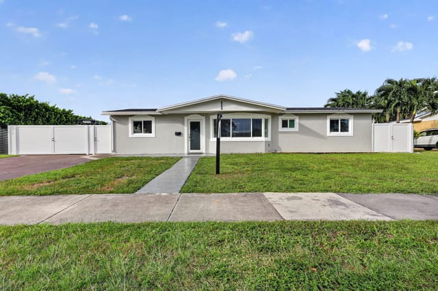 8555 NW 175TH Street, Hialeah, FL 33015