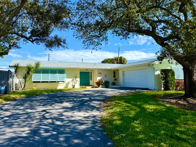 726 10TH Court, Vero Beach, FL 32962