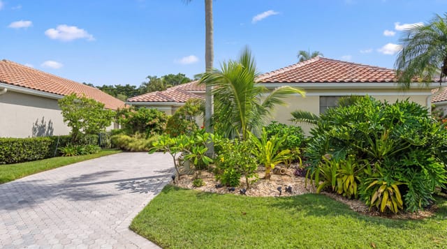 10080 Dover Carriage Lane, Lake Worth, FL 33449