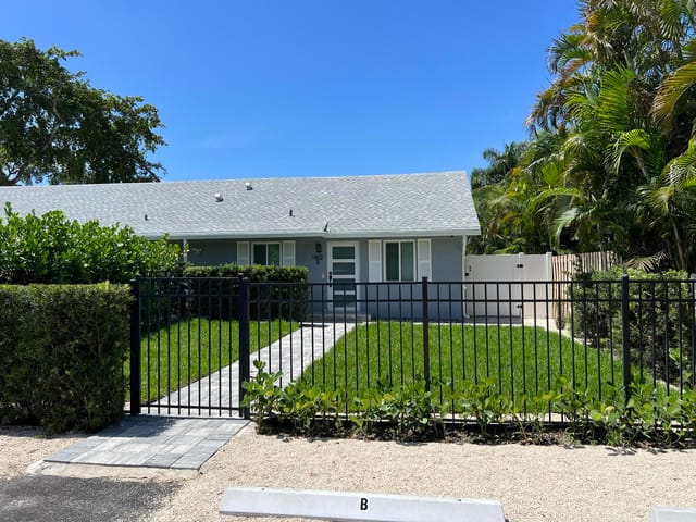 1402 NE 34TH Street A-B, Oakland Park, FL 33334