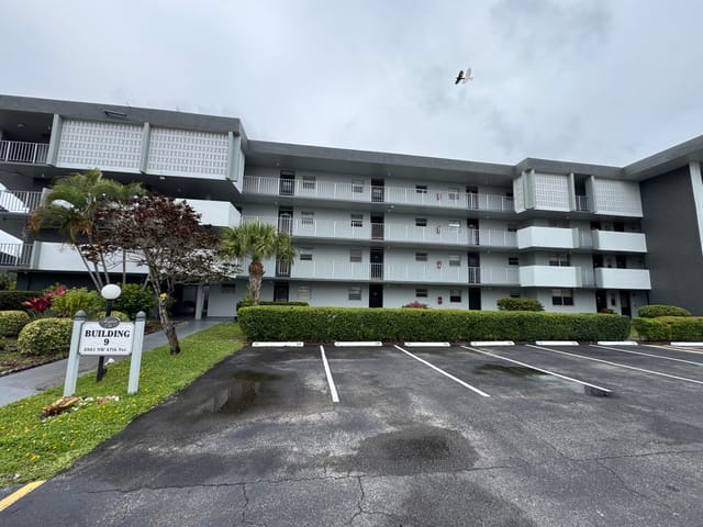 2861 NW 47TH Terrace 207B, Lauderdale Lakes, FL 33313