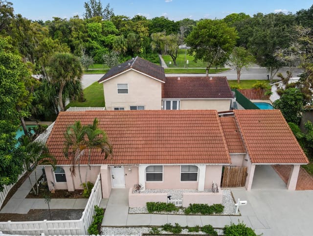 01-house-front-drone-dji_fly_20261023_15