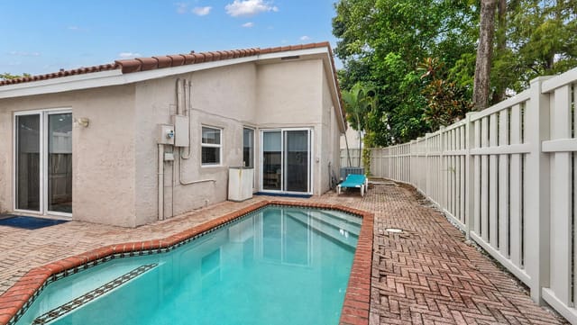 07-pool-2-DSC03966