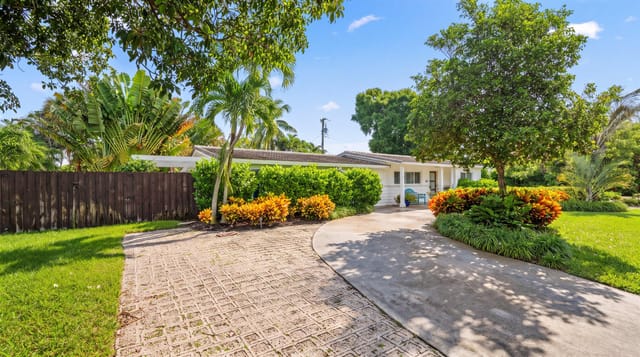 251 Gregory Place, West Palm Beach, FL 33405