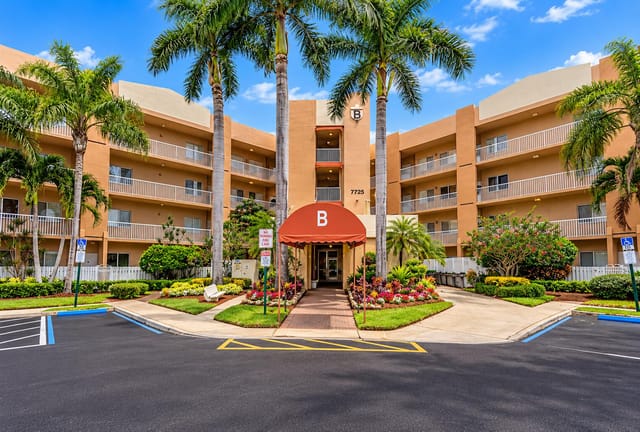 7725 YARDLEY Drive 108, Tamarac, FL 33321