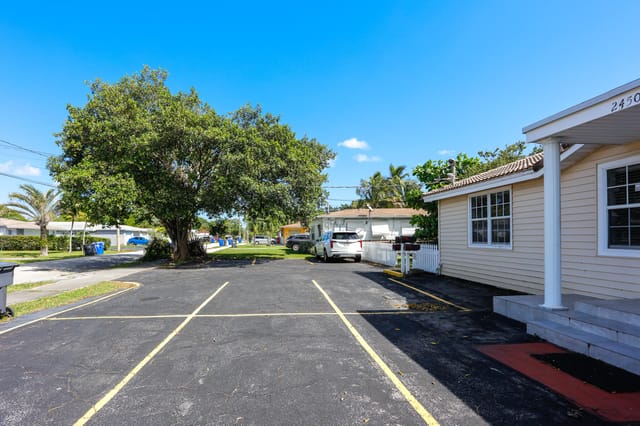 2450 GARFIELD Street 3, Hollywood, FL 33020