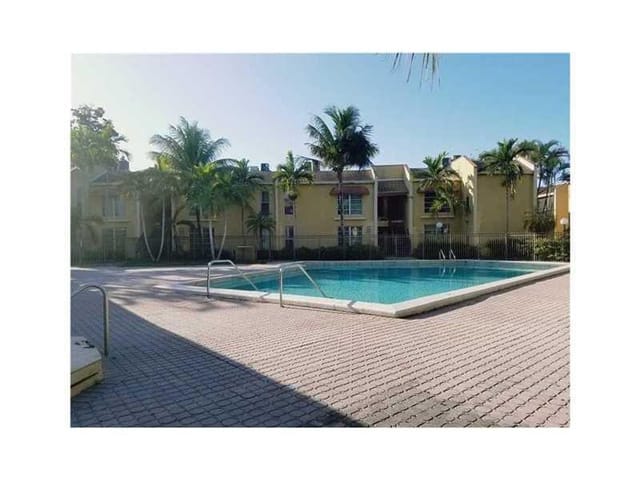 4505 TREEHOUSE Lane C, Tamarac, FL 33319