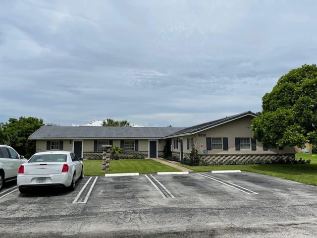 3810 NW 84th Avenue 3, Coral Springs, FL 33065