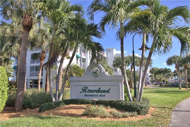 184 NE Edgewater Drive 1001, Stuart, FL 34996