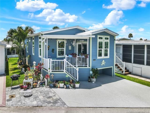 997 Nettles Boulevard, Jensen Beach, FL 34957