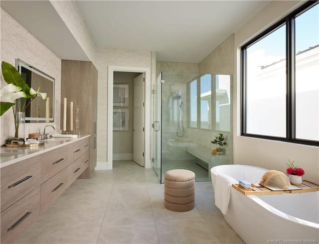 Primary En-Suite