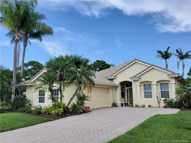 4505 NW Wandering Oak Court, Jensen Beach, FL 34957