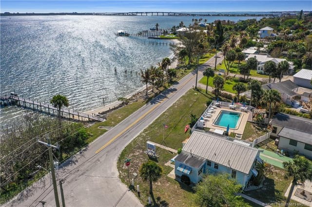 4736 NE Blue Heron Lane, Jensen Beach, FL 34957