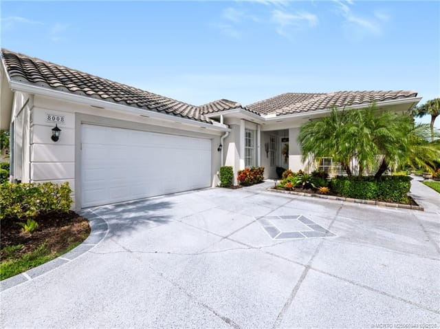 8008 SE Double Tree Drive, Hobe Sound, FL 33455