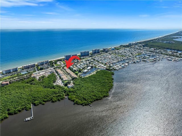 115 Pepper Lane, Jensen Beach, FL 34957